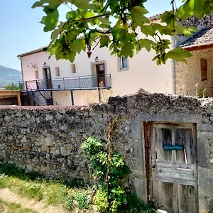 la-grange-de-sabatas.hotels-rhonealpes.com/